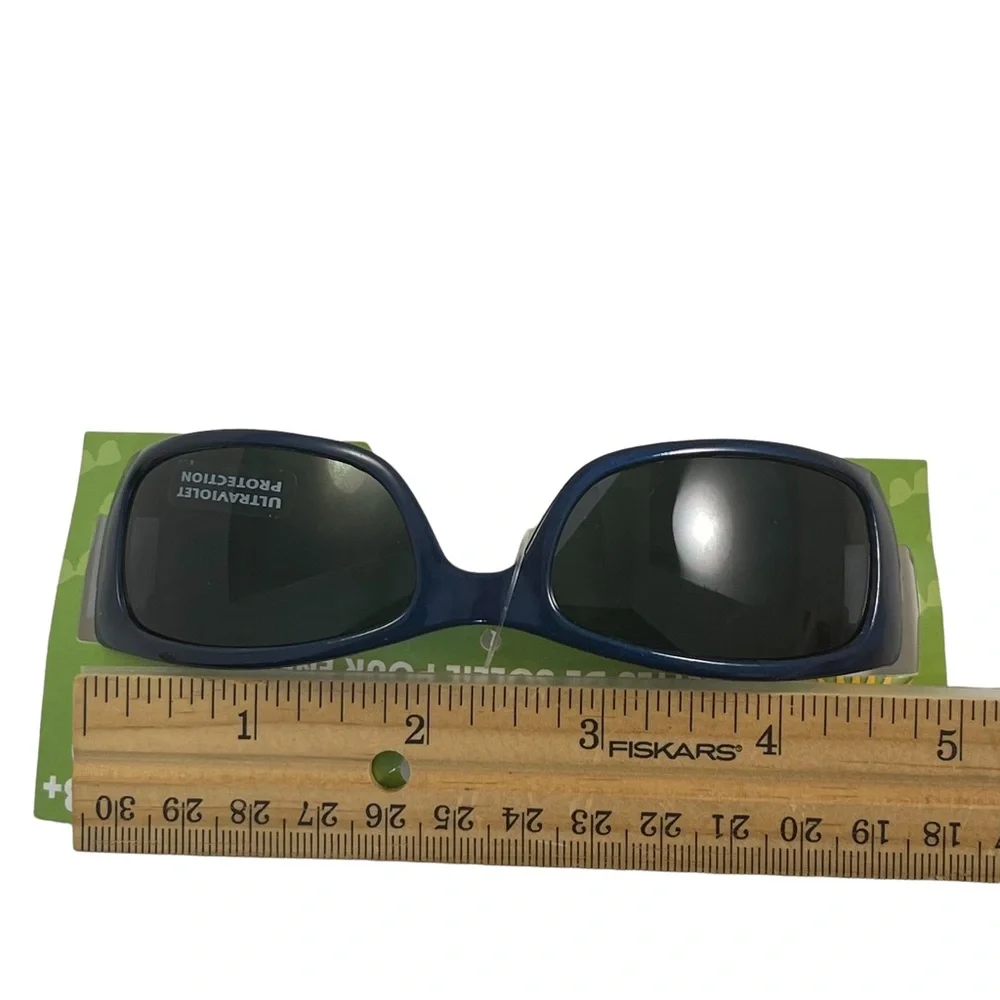 Lot of 2 pairs of kids UV protection sunglasses dark blue and silver